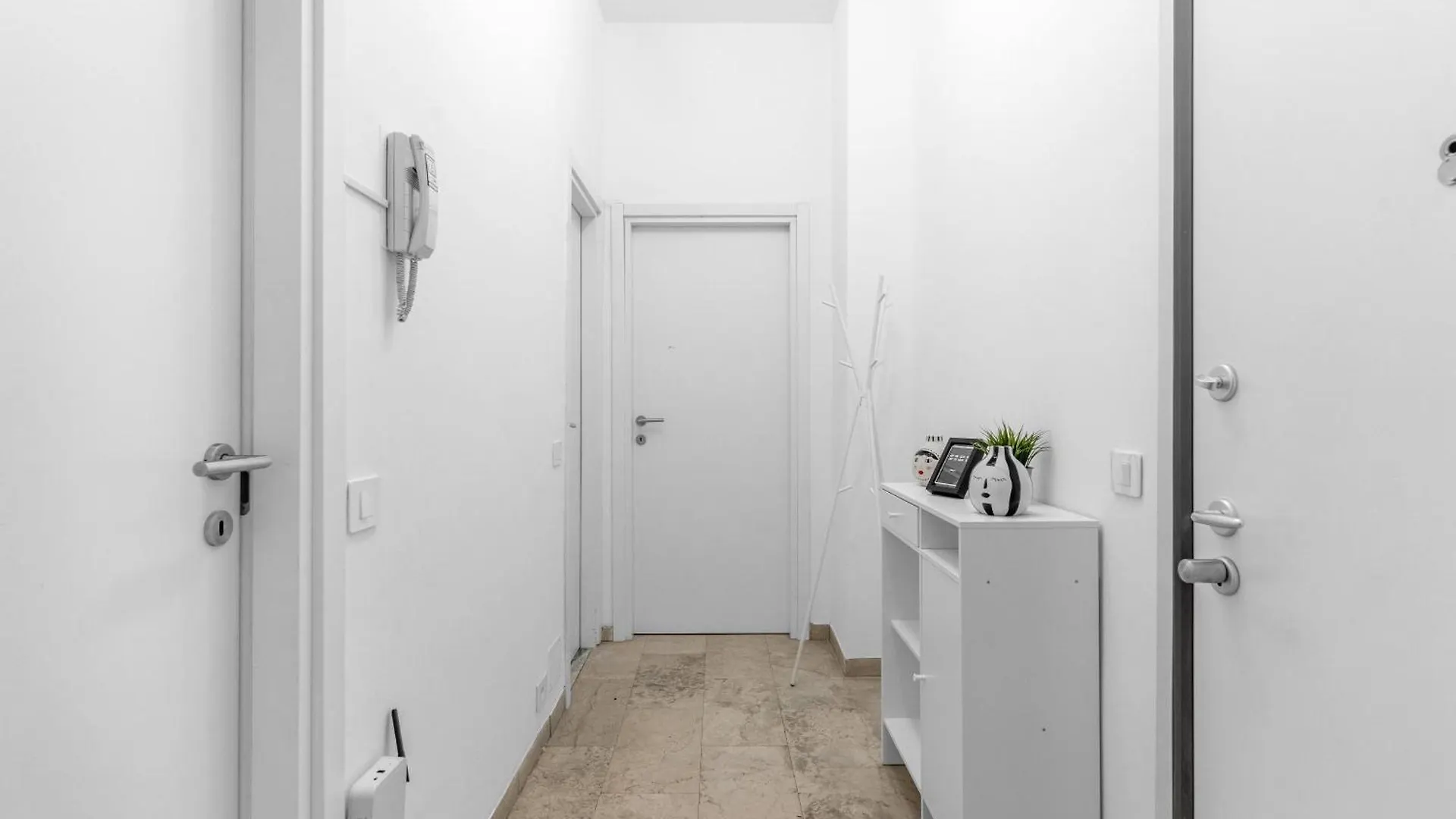 Vald10 -Niguarda- New Luxury Large Apartment Milan 0*,  Italy